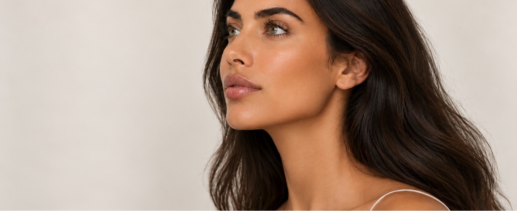 Jawline mit Hyaluronsäure in Berlin – klar konturierte Kieferlinie