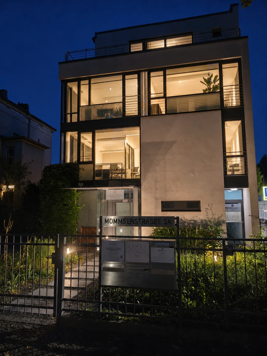 Behandlungsraum der Praxis LIMEA Medical Aesthetics in Berlin-Lichterfelde West